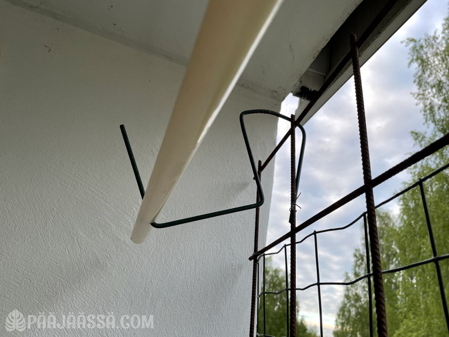 Tomaateille tarkoitettu narupidike