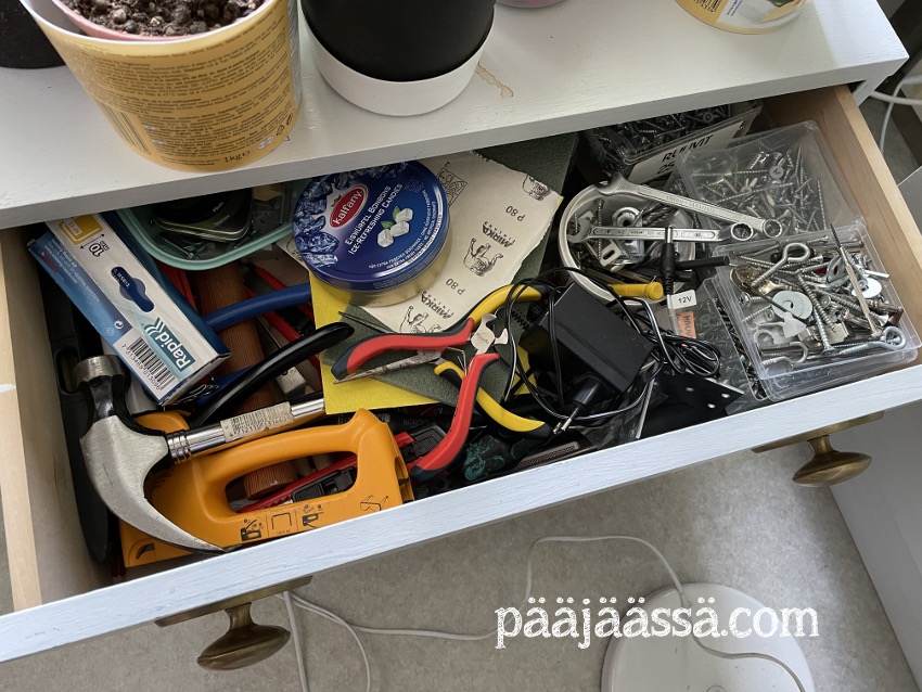 Tehtävien listalta löytyy laatikoiden siivous